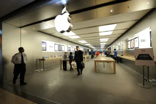 Капитал - Капитализация Apple впервые превысила $900 млрд