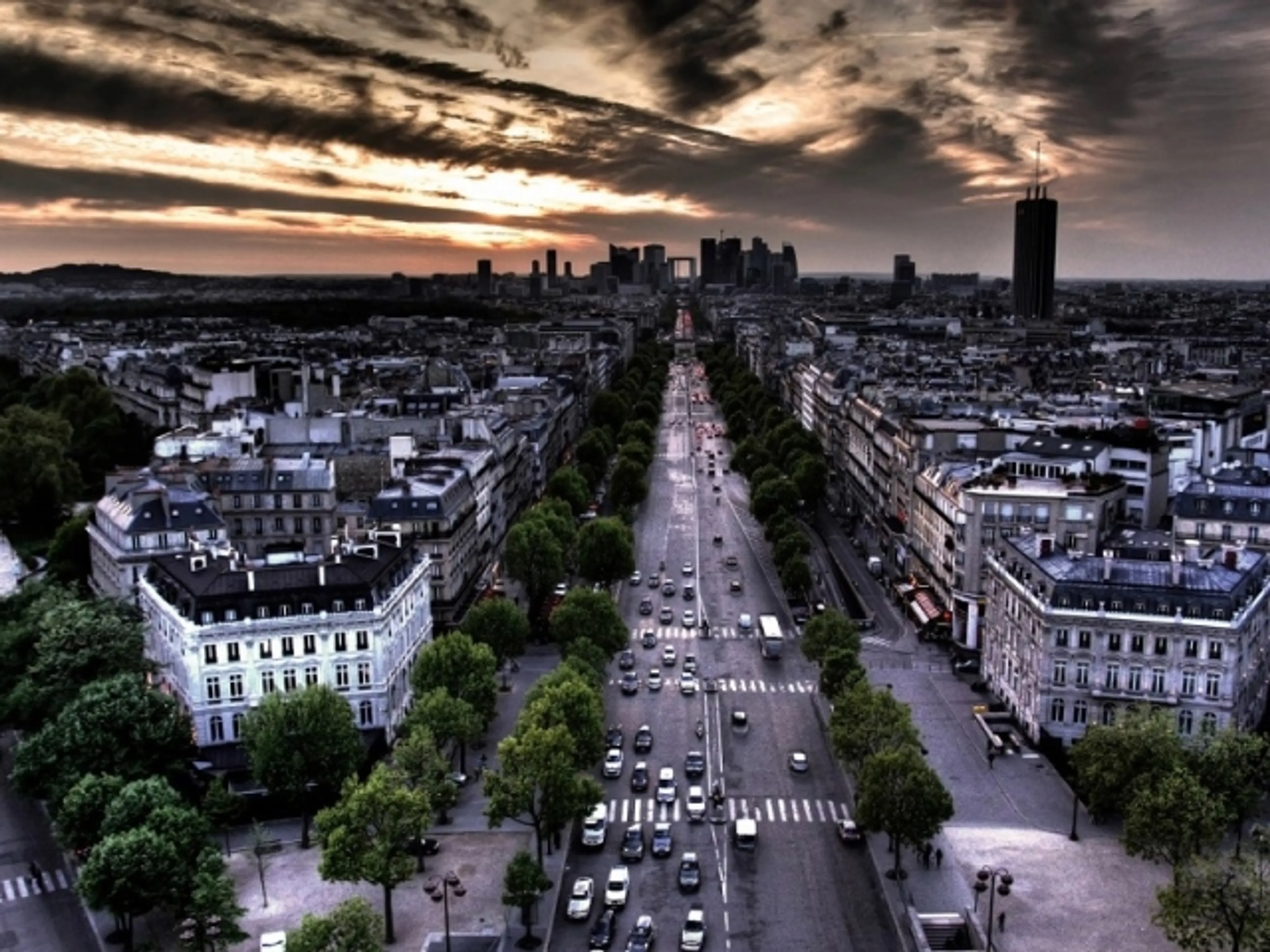 Капитал - В Париже ограничили количество транспорта