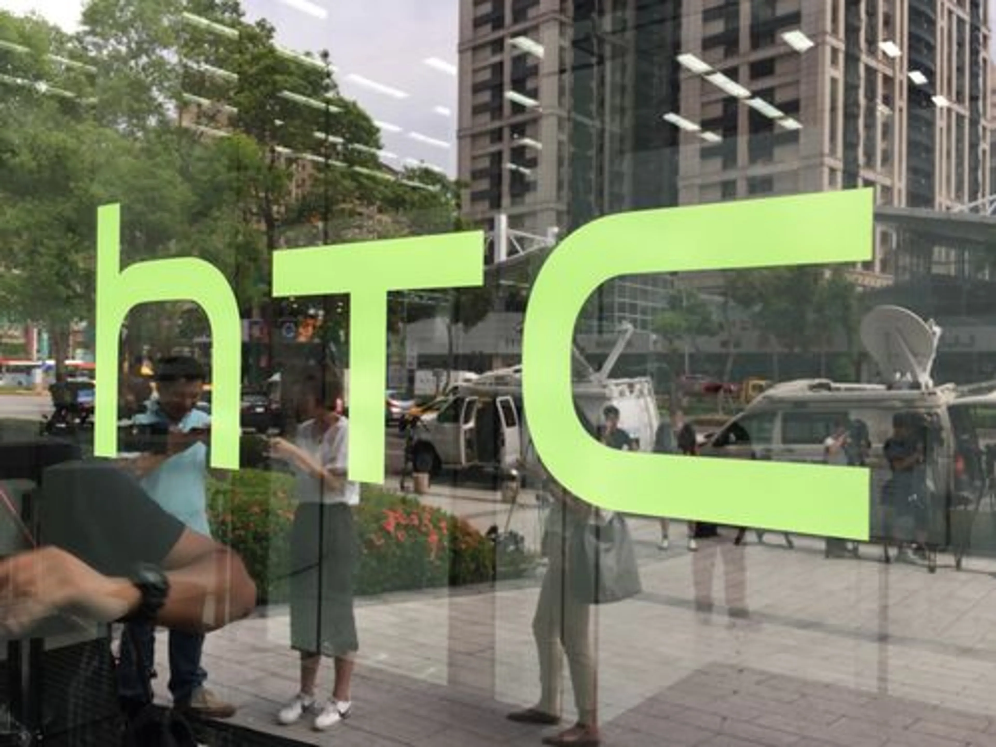 Капитал - HTC планирует выпустить блокчейн-смартфон