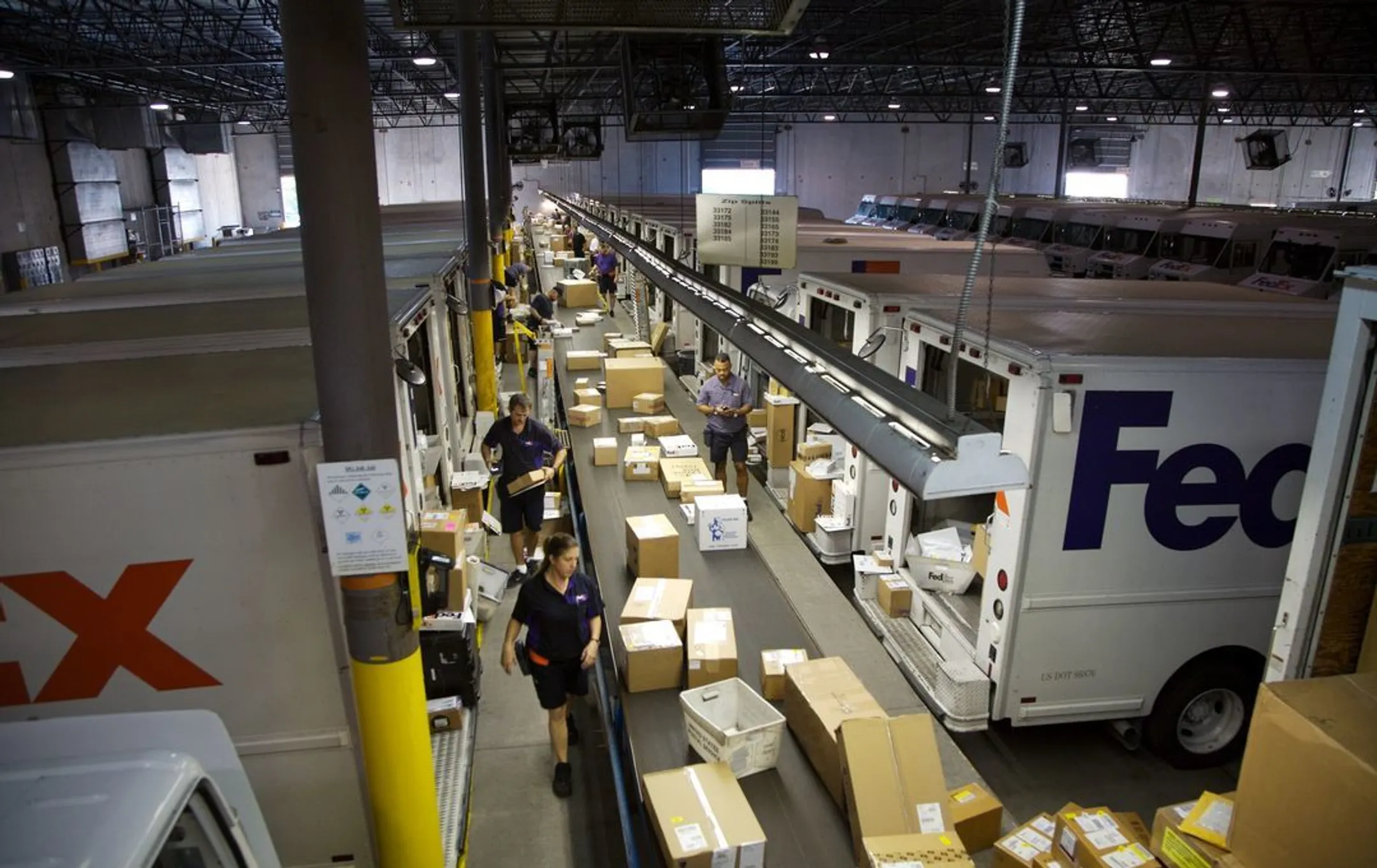 Как FedEx стала первой быстрой службой авиадоставки США - Image Kapital.kz