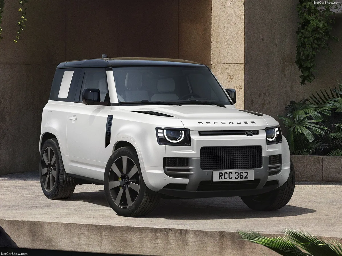 Освеженный Land Rover Defender