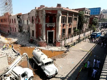 Мощный взрыв прогремел у здания консульства Италии в Каире