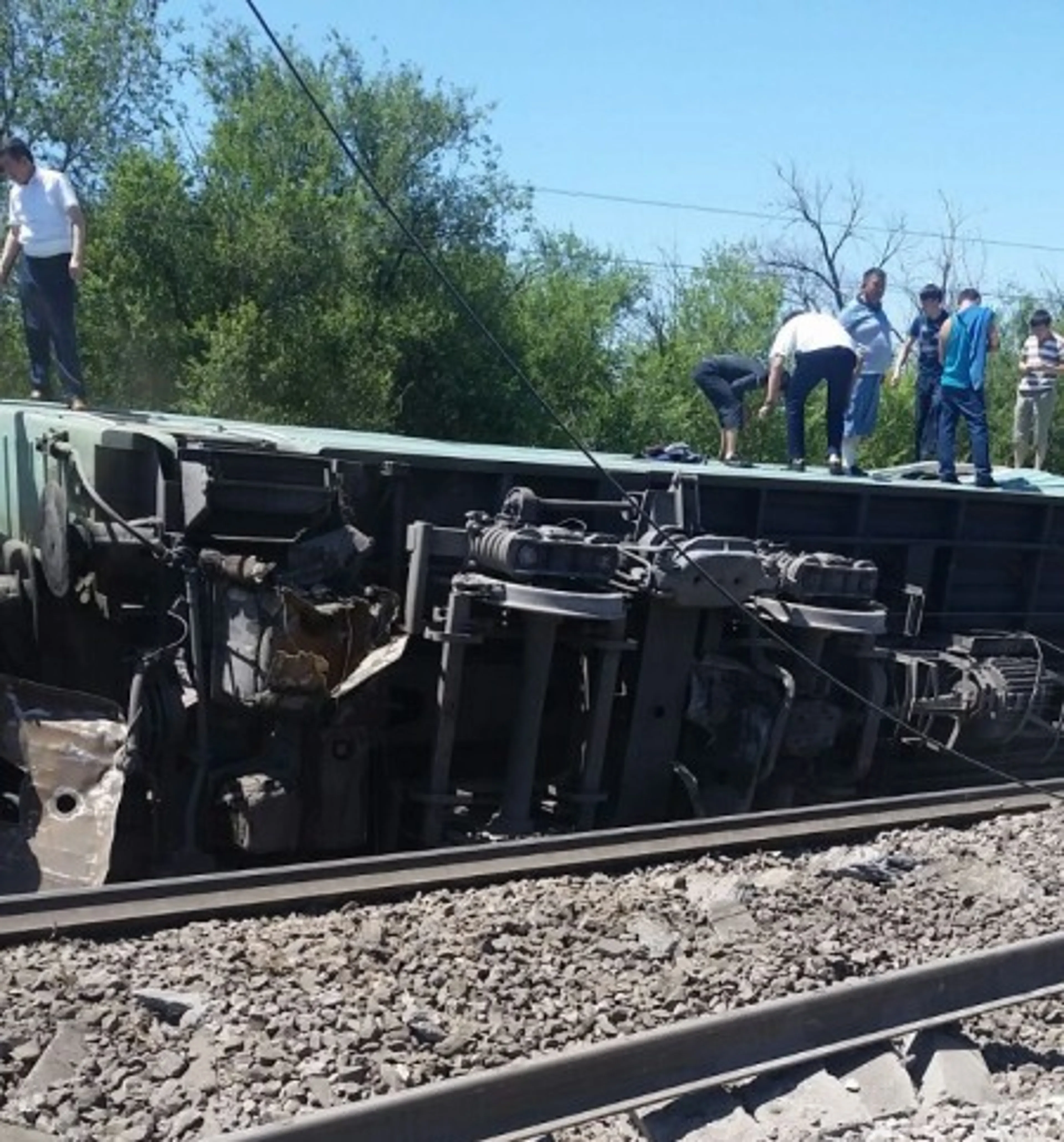 Капитал - Сход вагонов: погиб один пассажир, 14 — пострадали