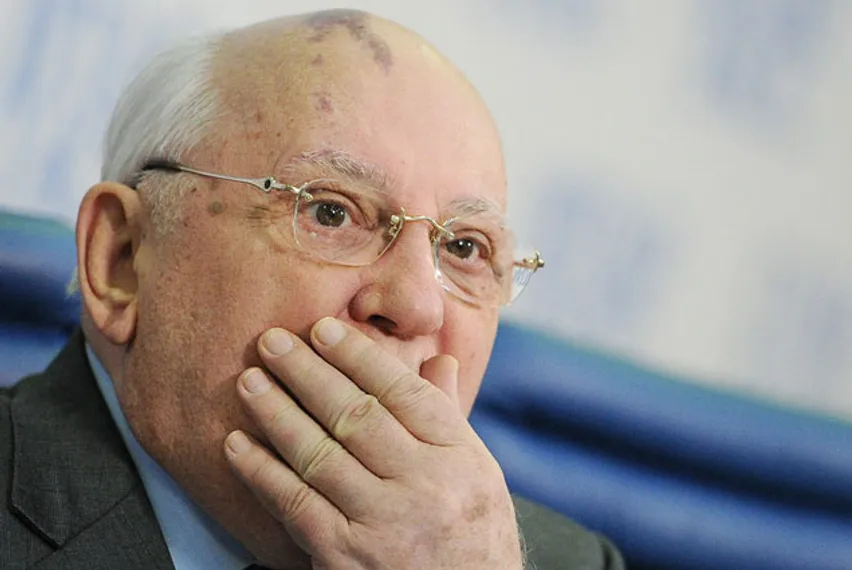 Капитал - Горбачев предупредил об угрозе войны в Европе