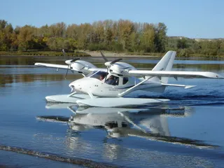 Капитал - В Мангистау самолет совершил экстренную посадку на воду