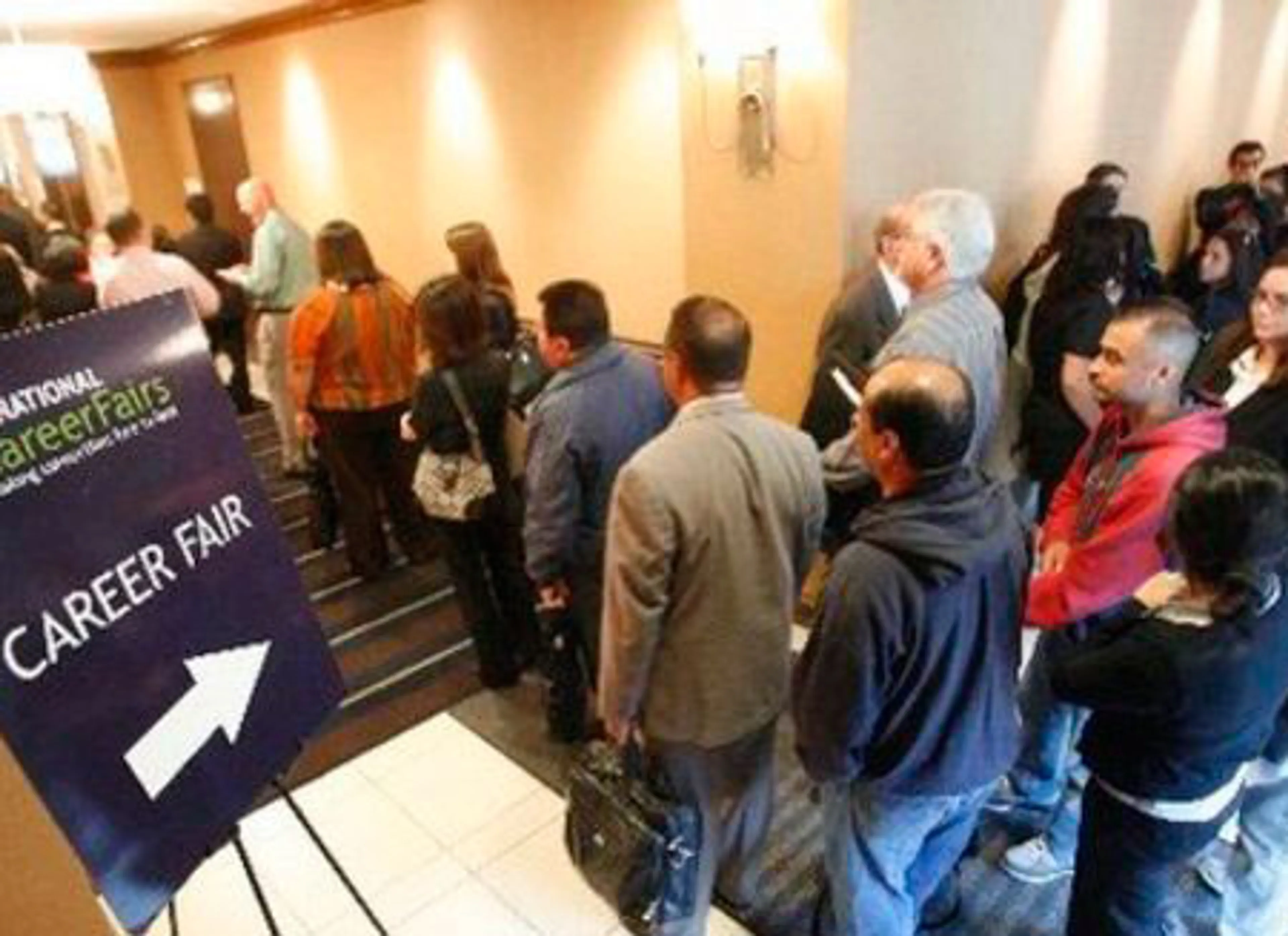 Капитал - Для борьбы с безработицей ЕС потратит 8 млрд. евро