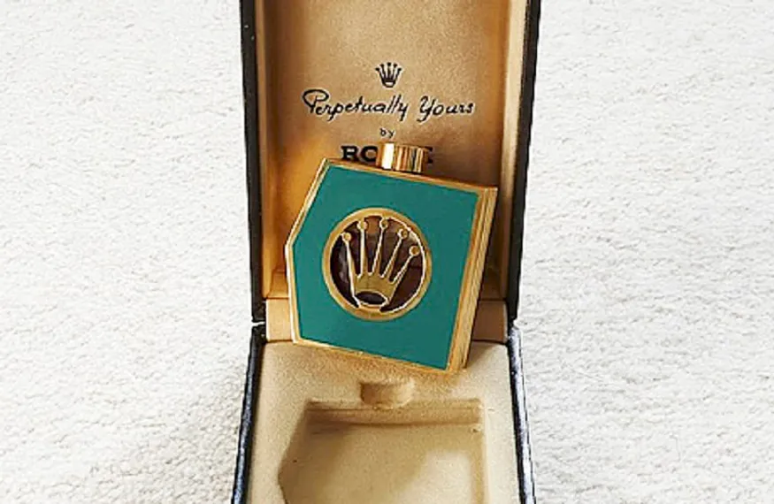 Капитал - Rolex продал духи 40-летней выдержки