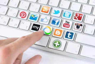 Капитал - В Парламенте предложили ограничить доступ подростков к соцсетям