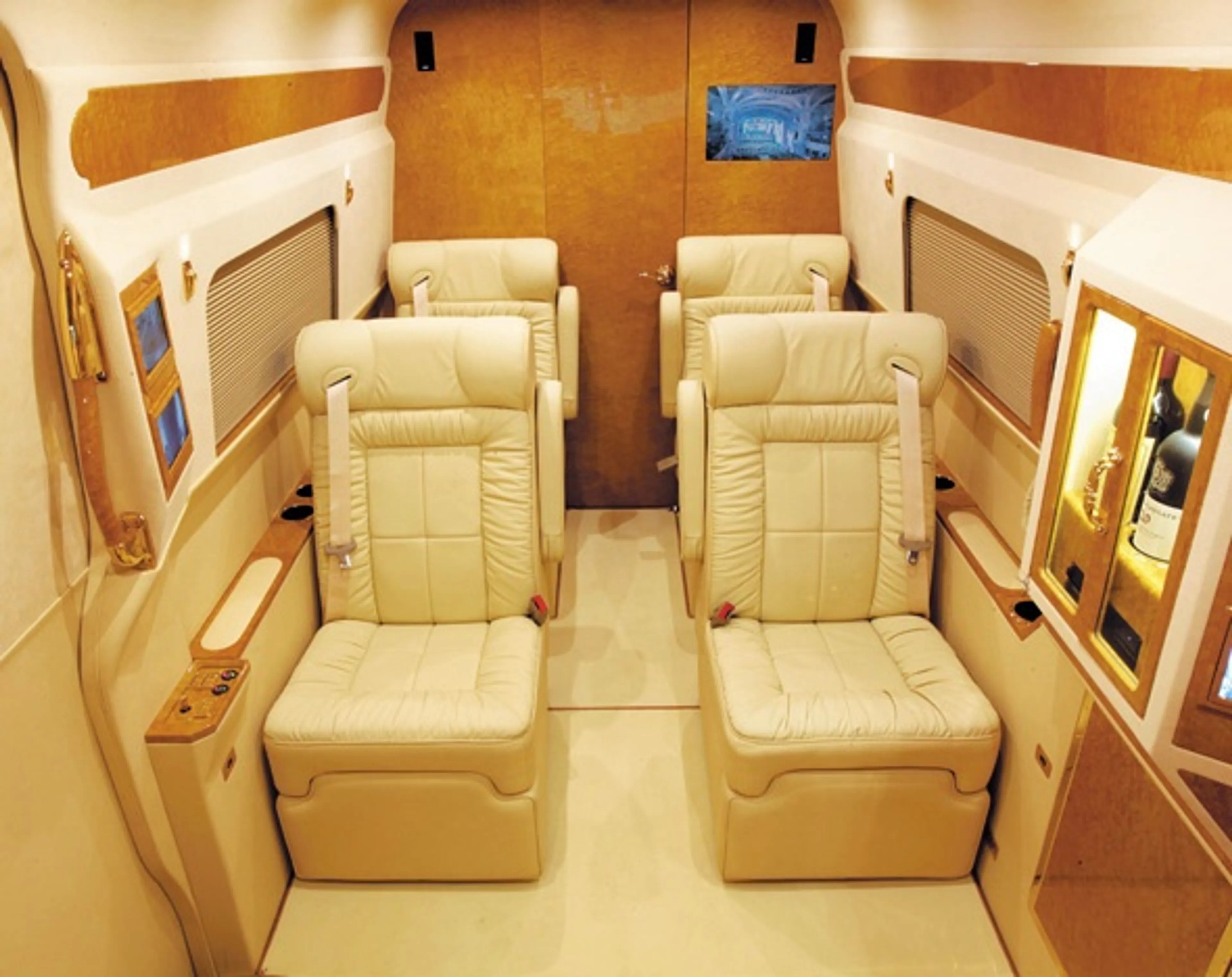 Капитал - Mercedes занялся строительством «элитного жилья»