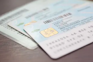 Капитал - Для фотографий на новые удостоверения изменили правила