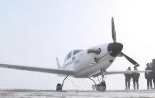 Капитал - Министру не смогли показать полет уральского самолета