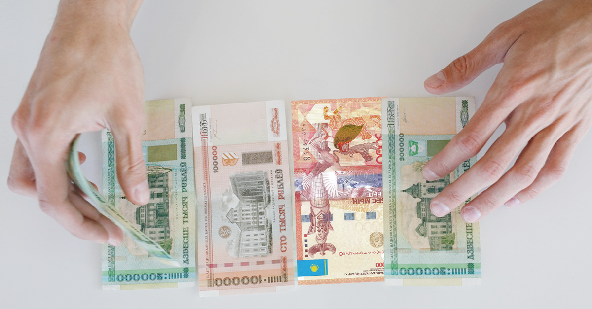 Рубль в казахстане. Казахстанская валюта в рублях. 700 рублей в тенге. 1 тенге в рублях. Тенге.