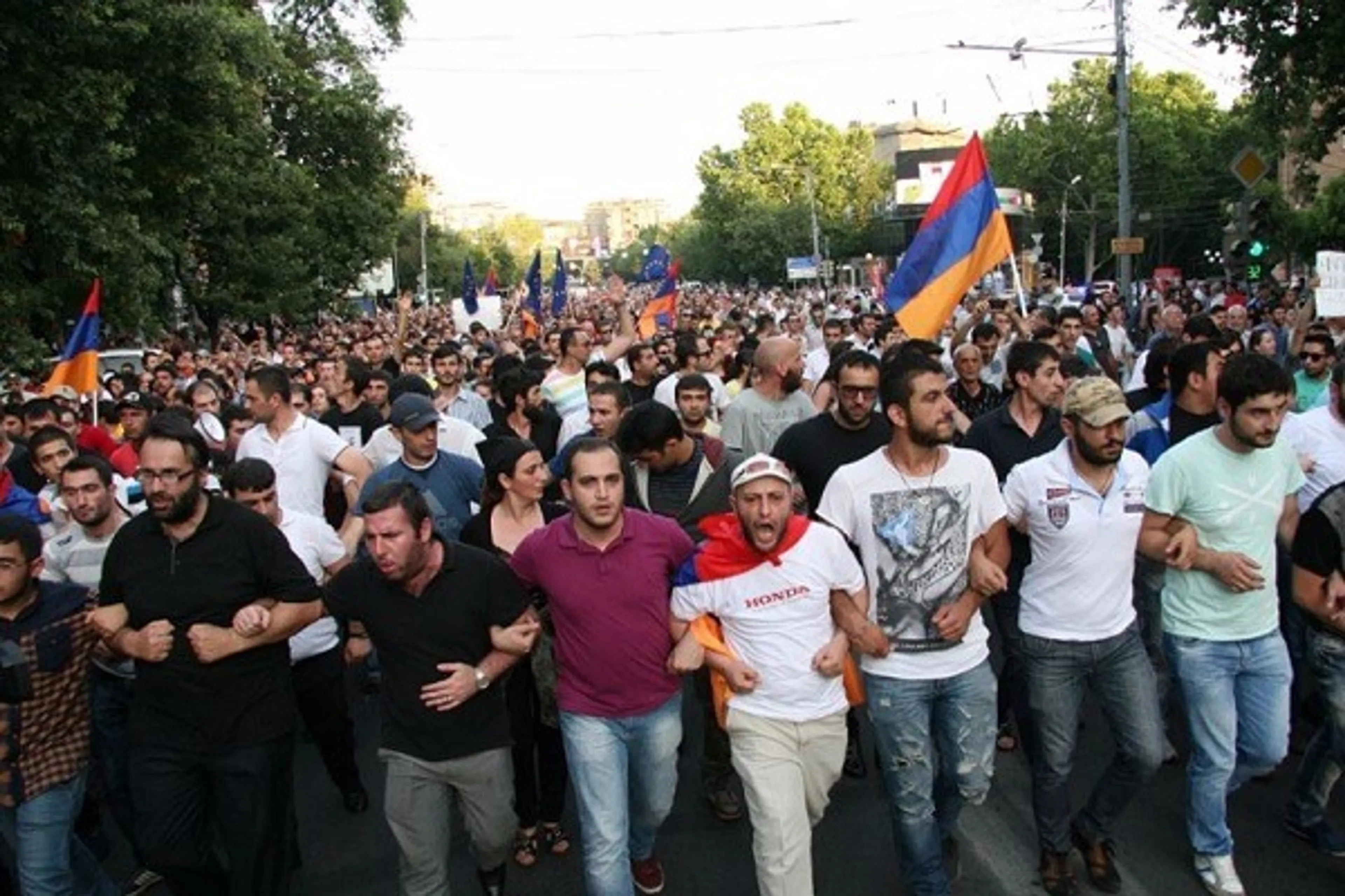 Капитал - На акцию протеста в Ереване вышли пять тысяч человек