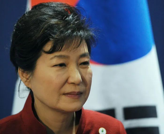 Капитал - Экс-президенту Южной Кореи предъявили обвинения в коррупции