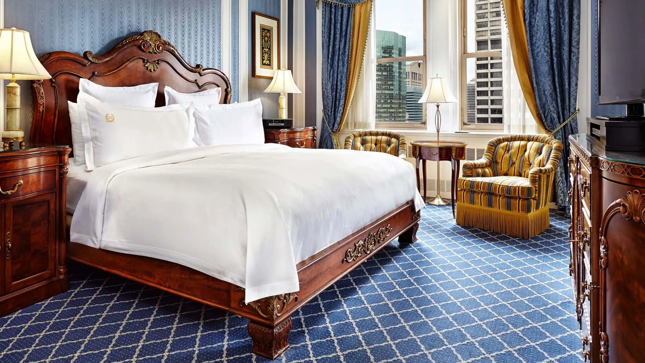 Современный номер в Waldorf-Astoria