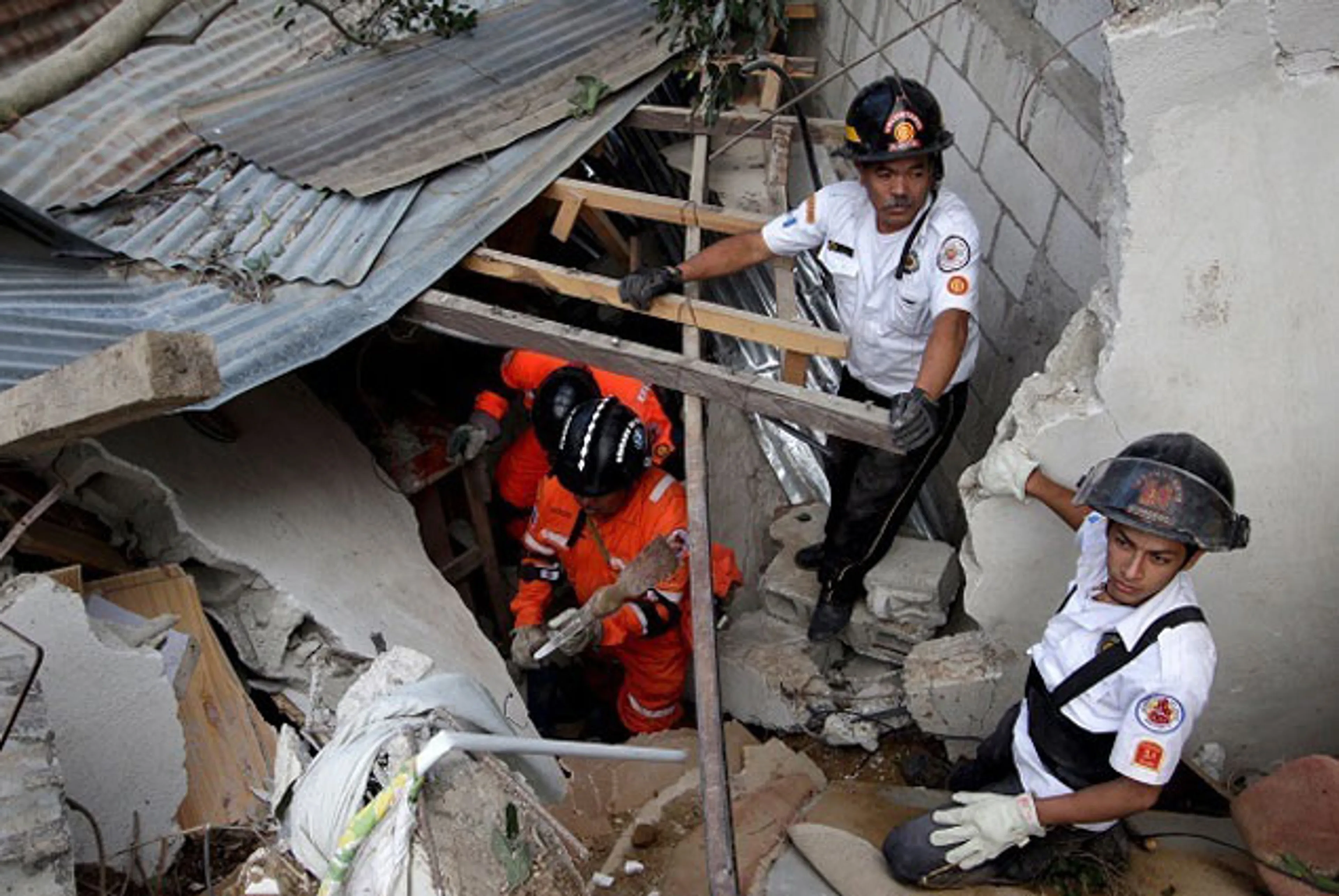 Капитал - Число жертв оползня в Гватемале превысило 160 человек