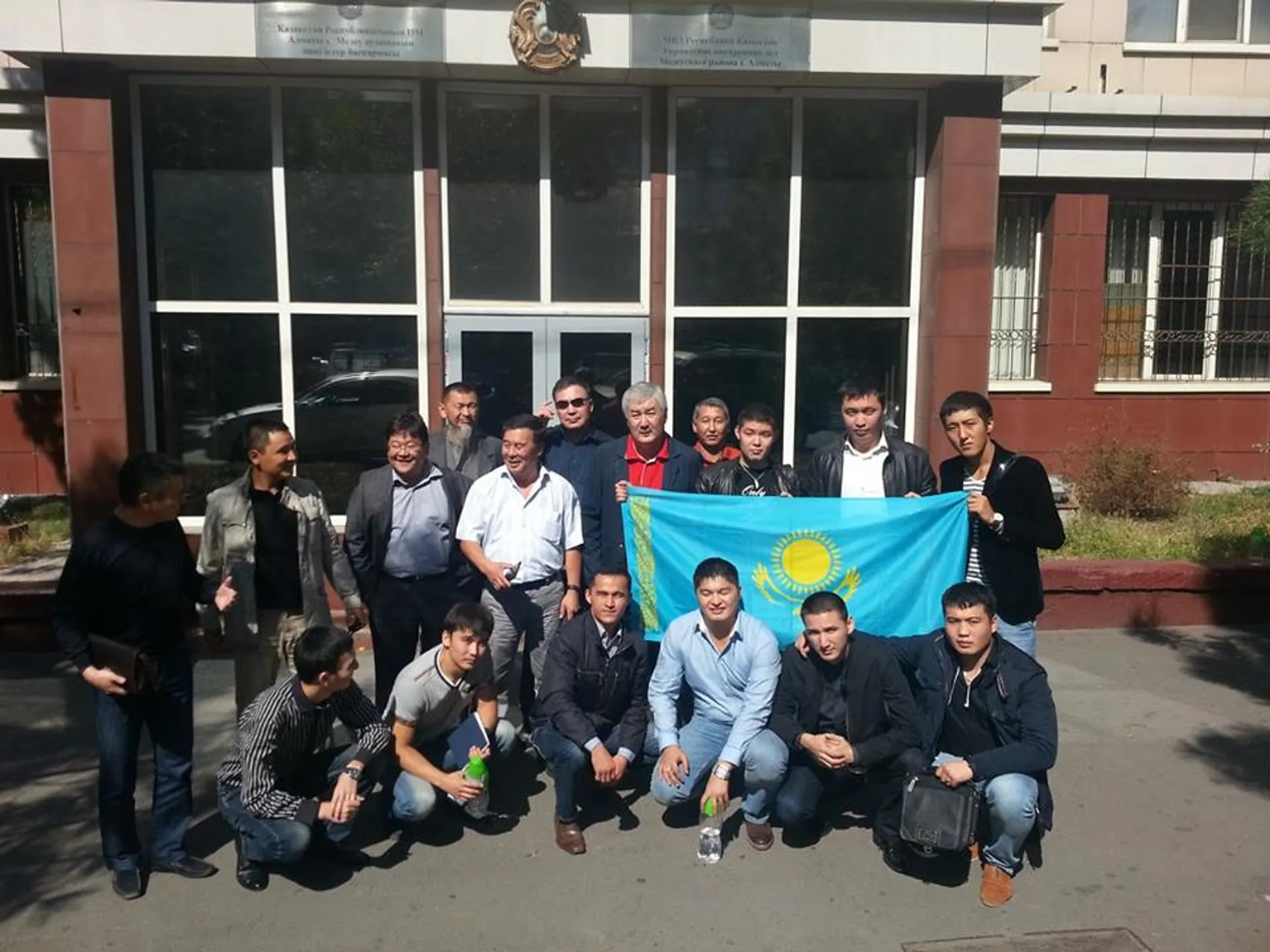 Капитал - Активисты устроили акцию протеста на лекции историка РФ