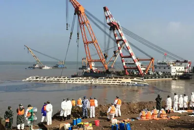 Число жертв крушения теплохода на Янцзы превысило 330 человек