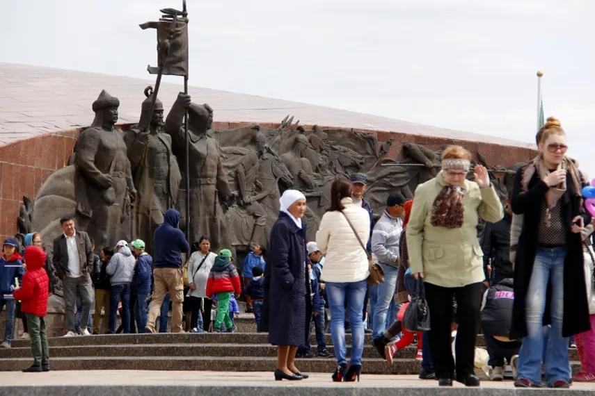 Капитал - Нурсултан Назарбаев: Из шестимиллионного населения республики 20% отправились на фронты войны