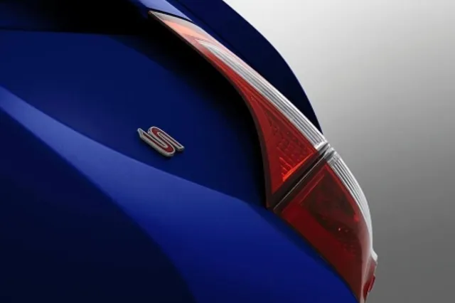 Toyota показала кусочек новой Corolla