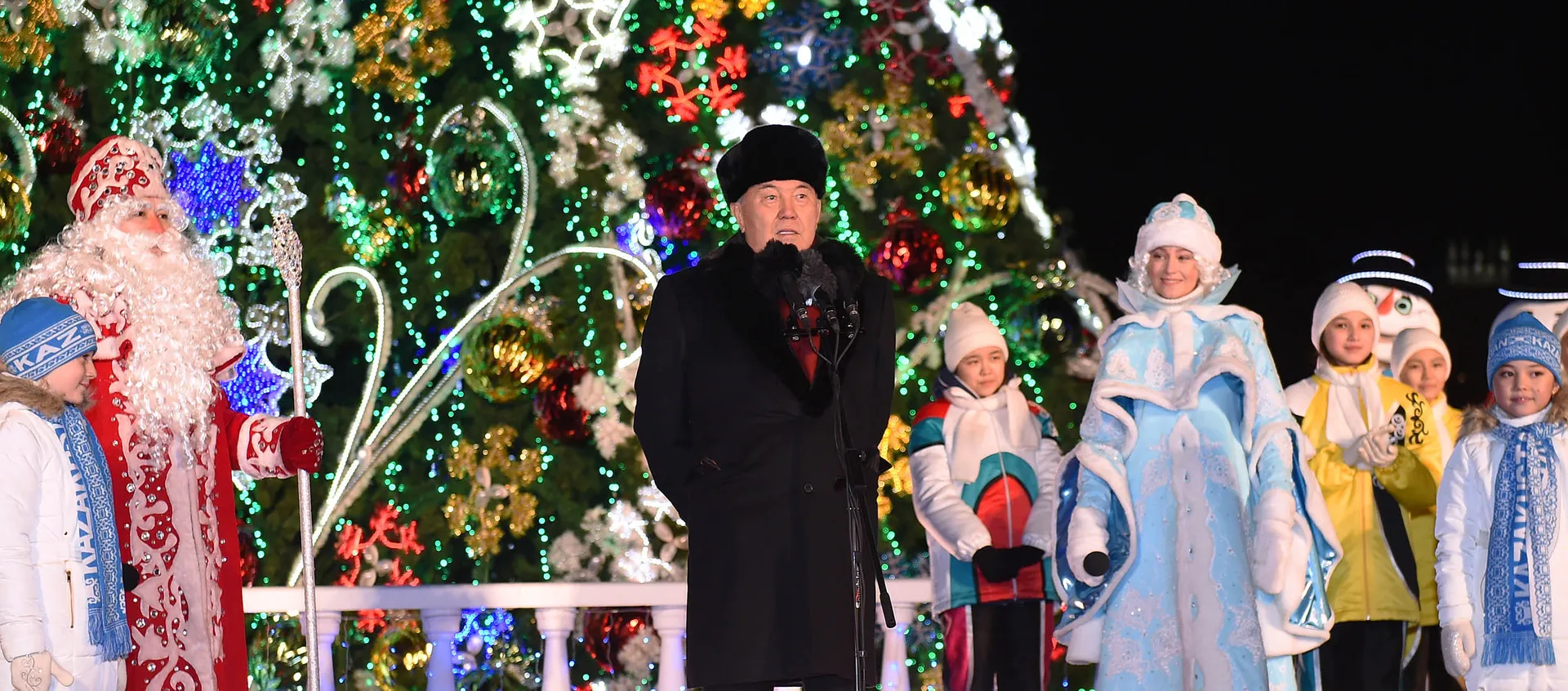 Капитал - В Астане зажжена главная елка