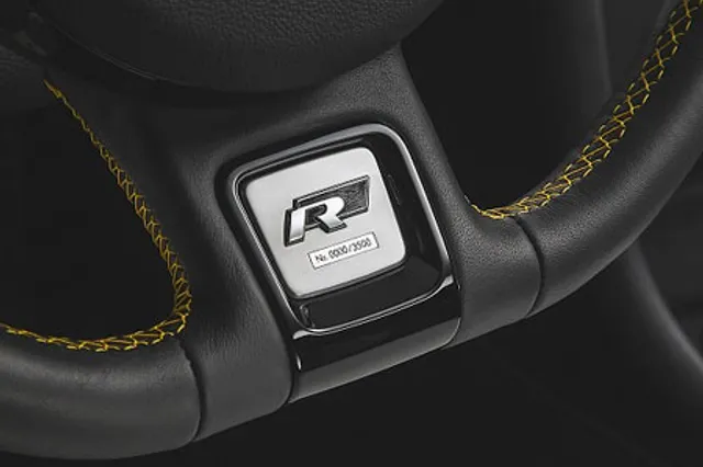 VW озвучил цены на лимитированные Beetle GSR