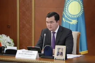 Капитал - Женис Касымбек поручил доработать фасад вокзала Караганды
