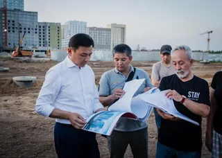 Капитал - Аким застройщикам проблемных объектов: Не кормите людей завтраками