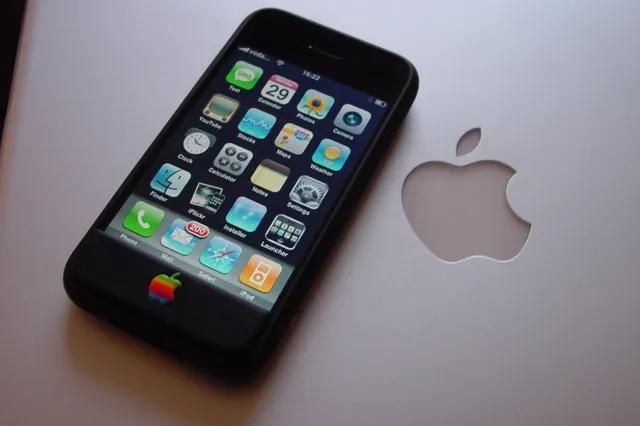 Продажи iPhone замедляются
