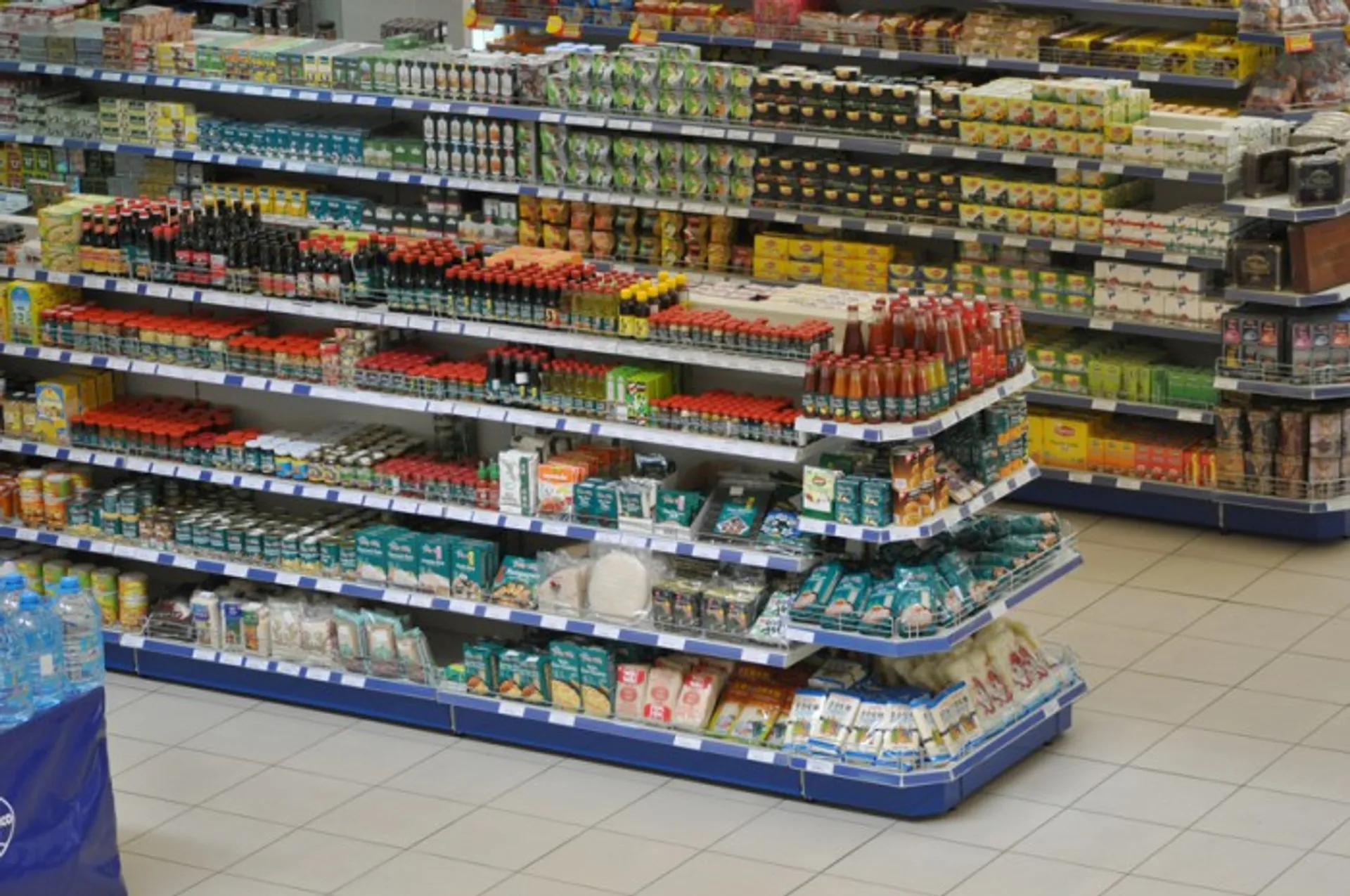 Капитал - В супермаркете Алматы продавали просроченные продукты