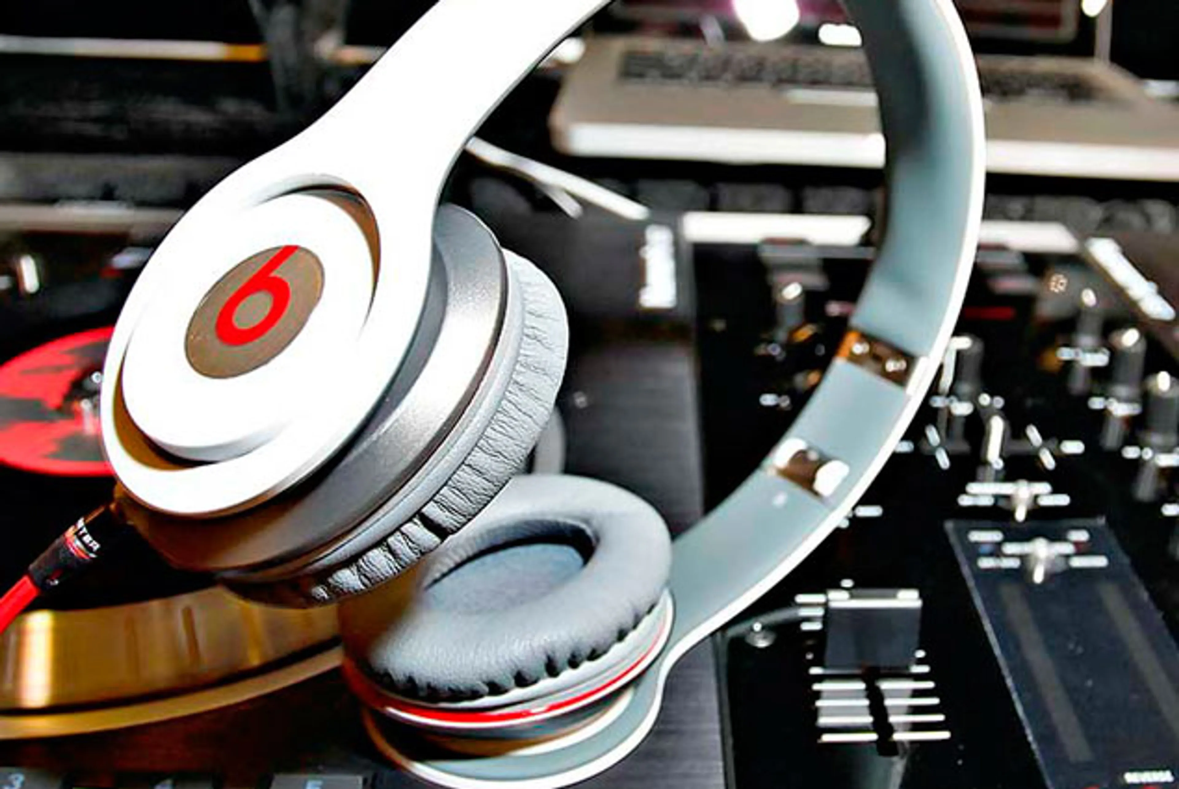 Капитал - Apple заключила сделку на $3 млрд