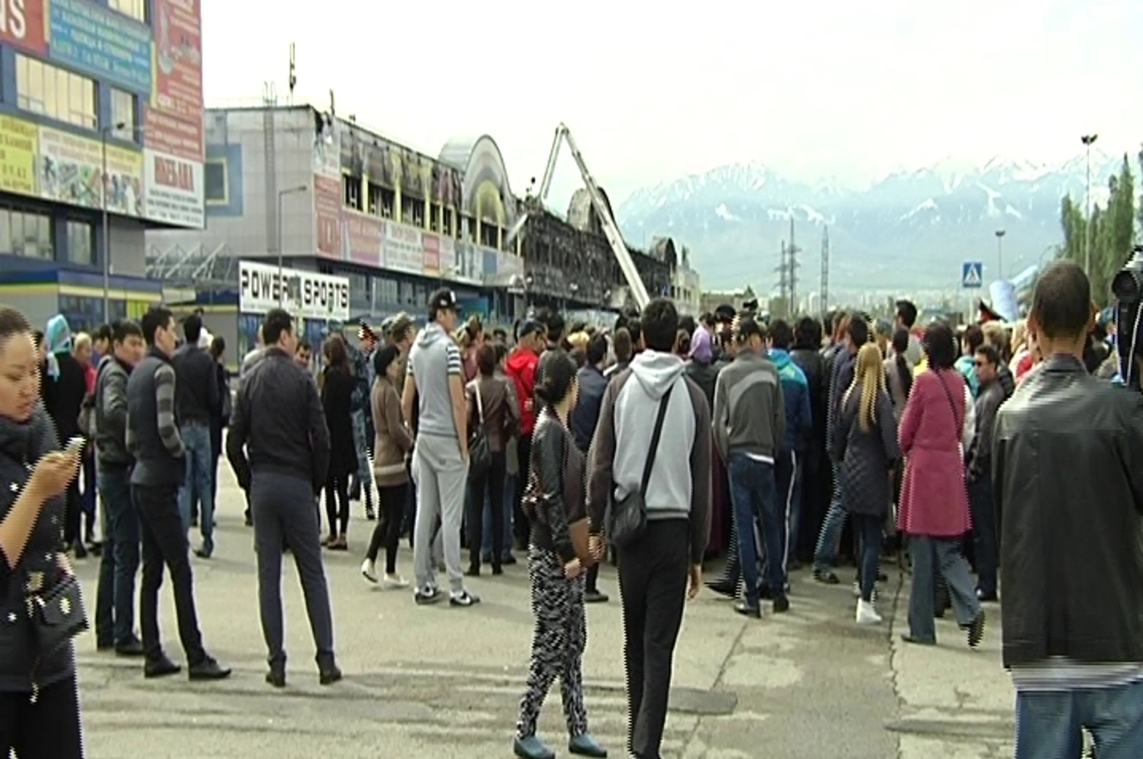 Капитал - Арендаторы торгового центра Адем перекрыли дорогу