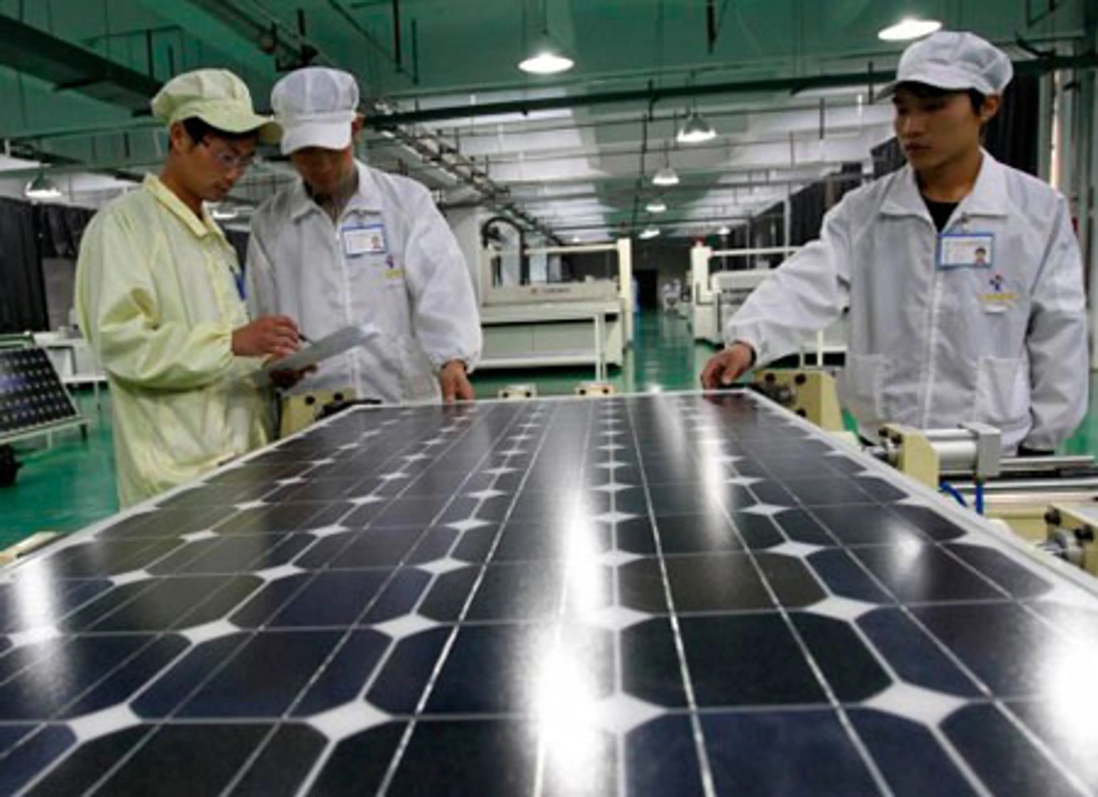 Капитал - ЕС поднял тарифы на солнечные батареи из Китая