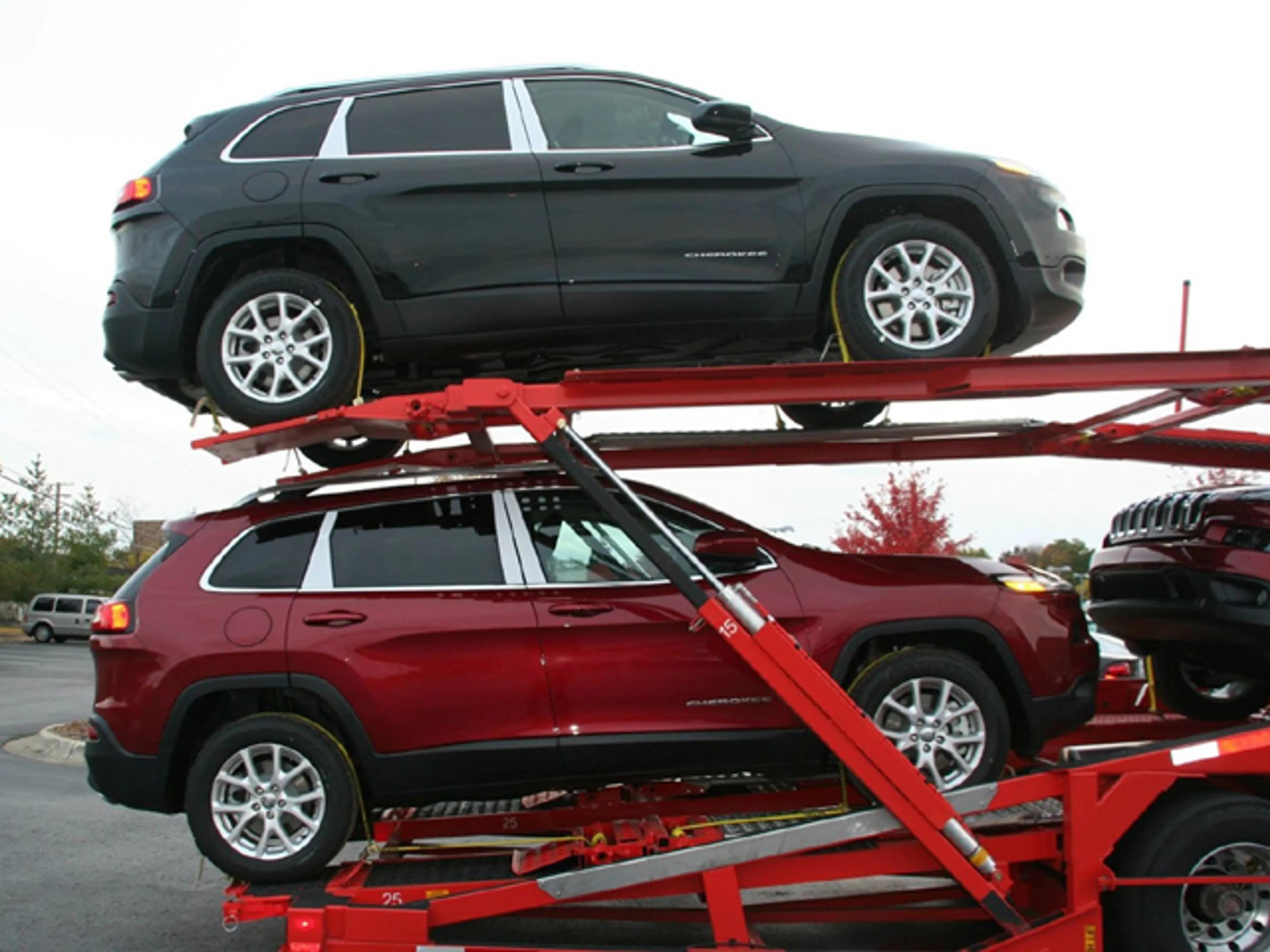 Капитал - Jeep Cherokee пошел к дилерам