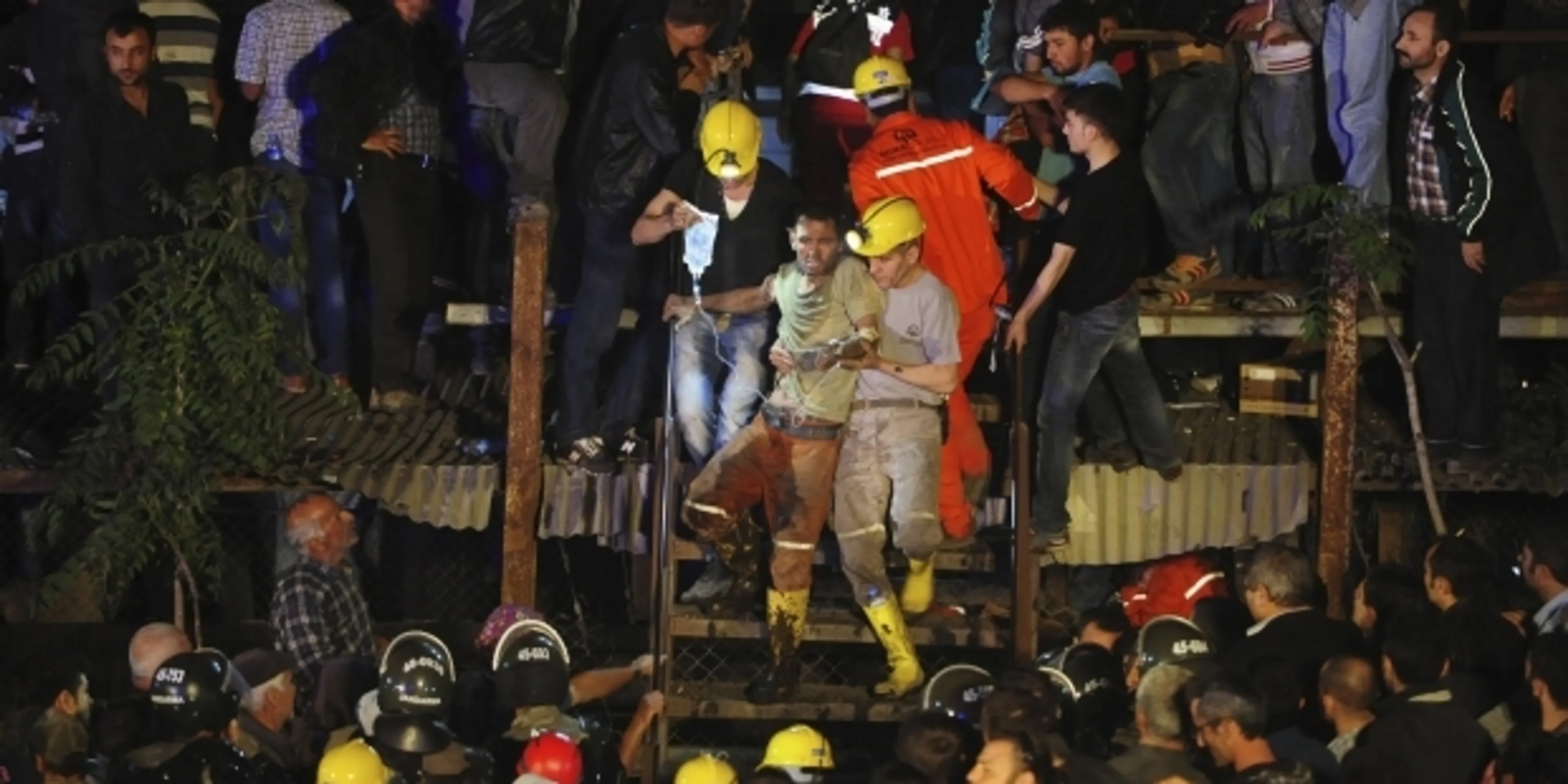 Капитал - В Турции на взорвавшейся шахте в Соме начался пожар