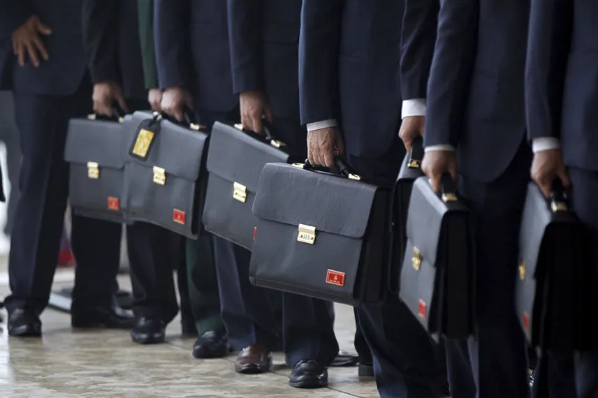 Капитал - Казахстанцы пытаются пересидеть кризис на госпредприятиях