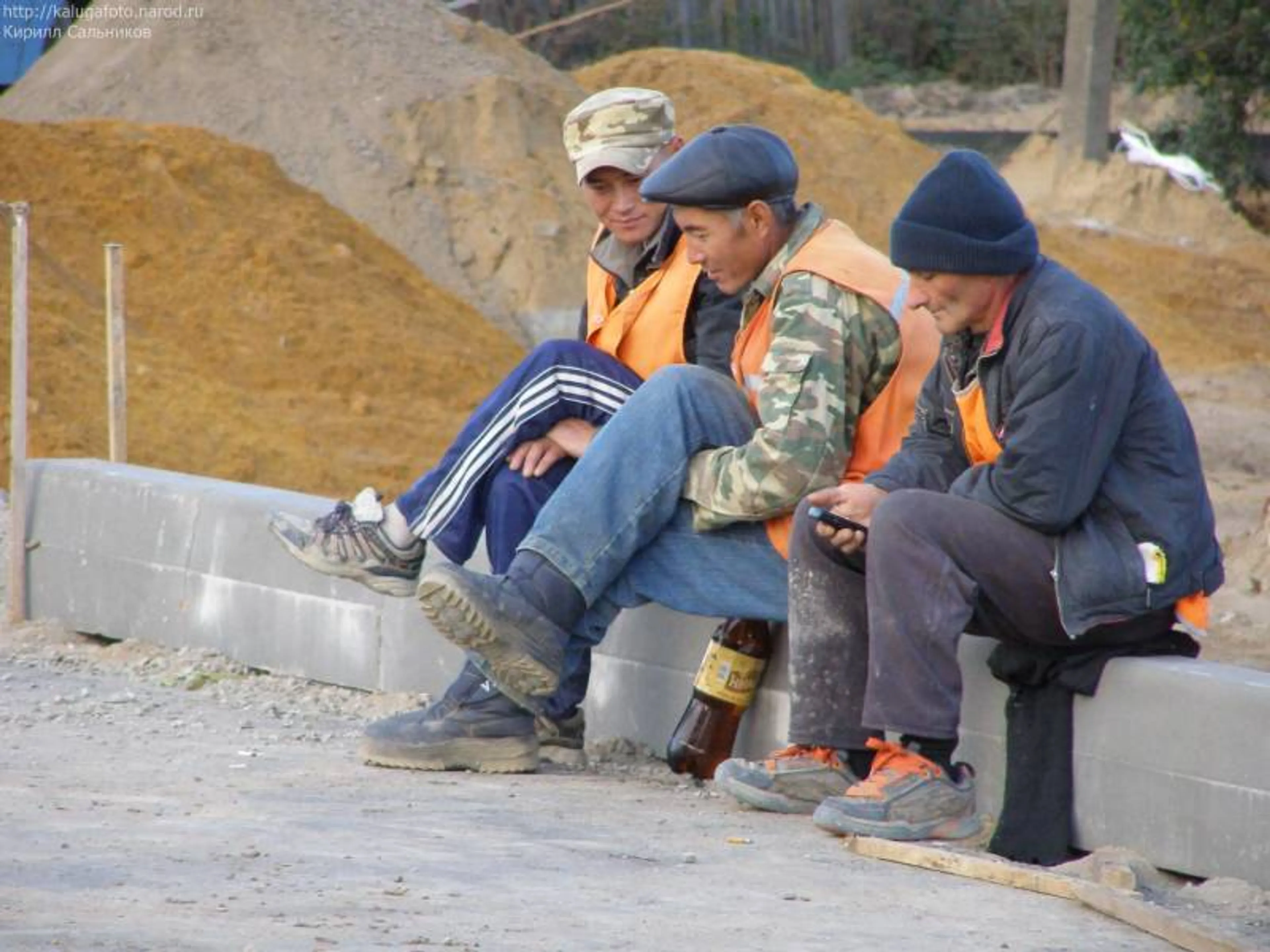 Капитал - Трудовые мигранты будут платить по 2 МРП ежемесячно