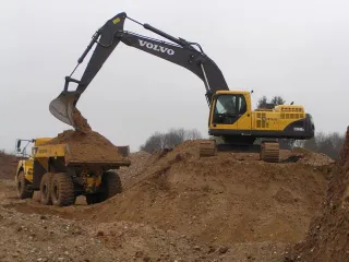 Капитал - Работники песчаного карьера избили сотрудников финполиции