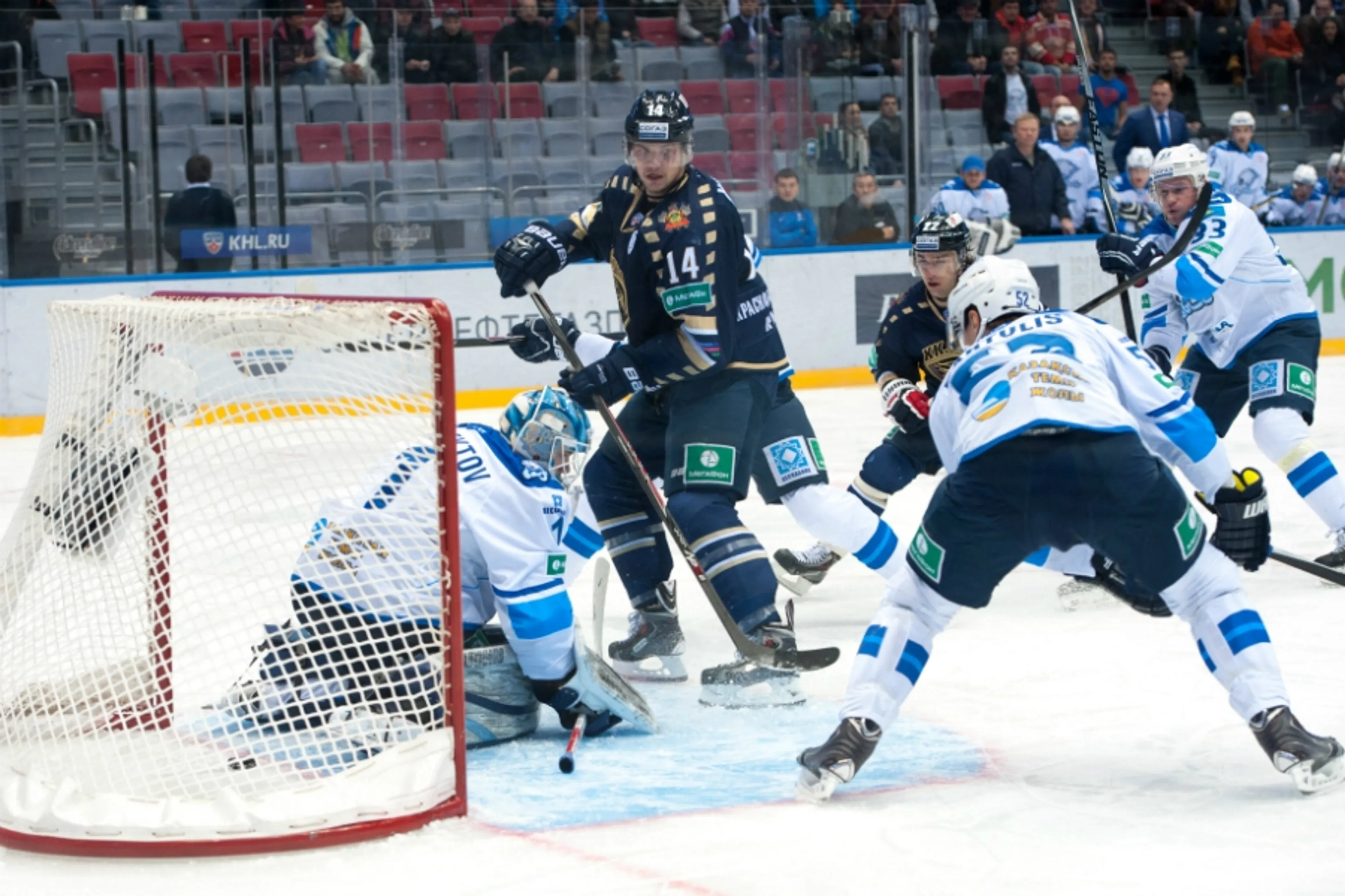 Капитал - Шестиматчевую выездную серию «Барыс» начал с победы