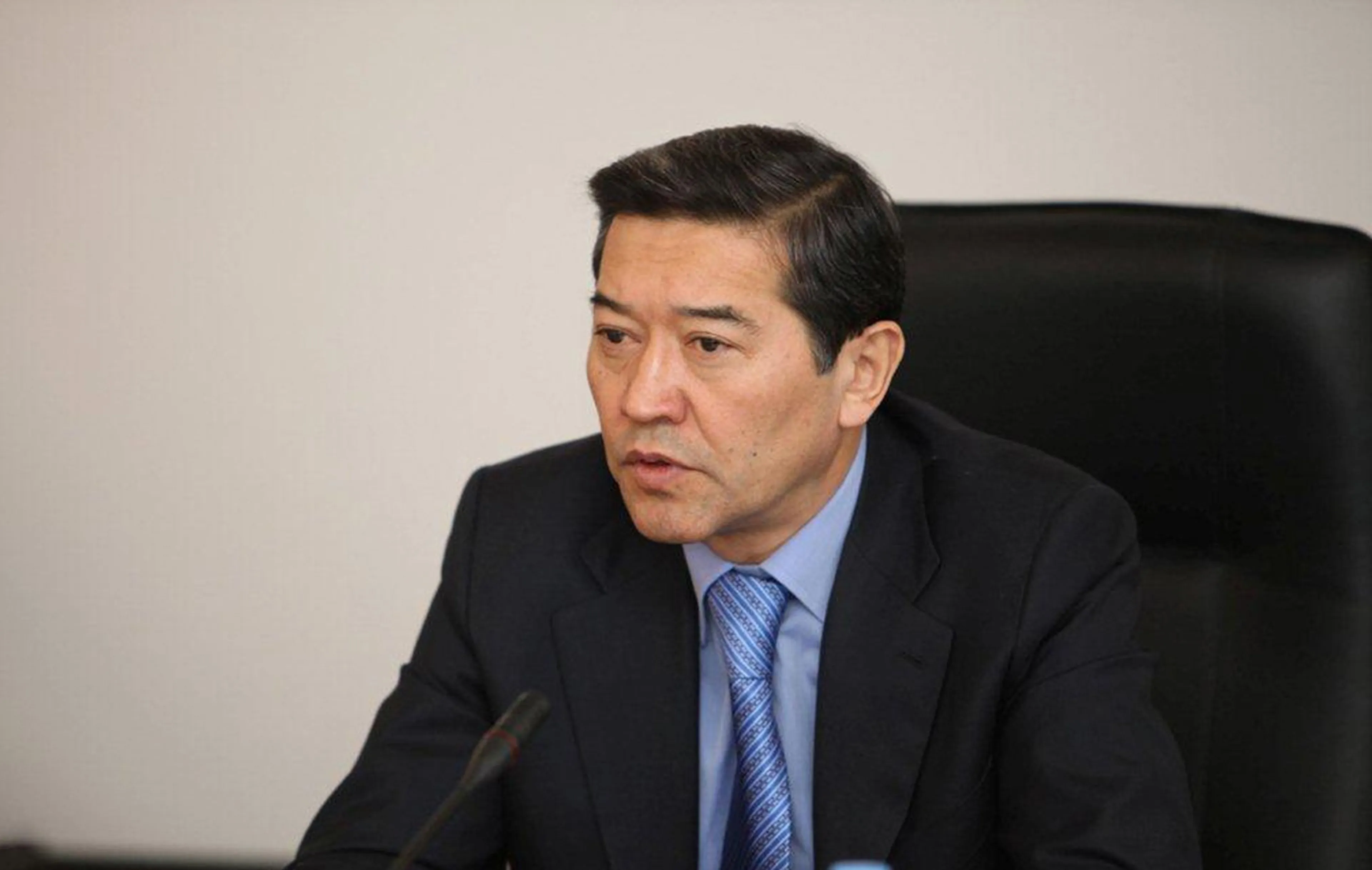 Капитал - Ахметов поручил уложиться в сроки строительства железной дороги