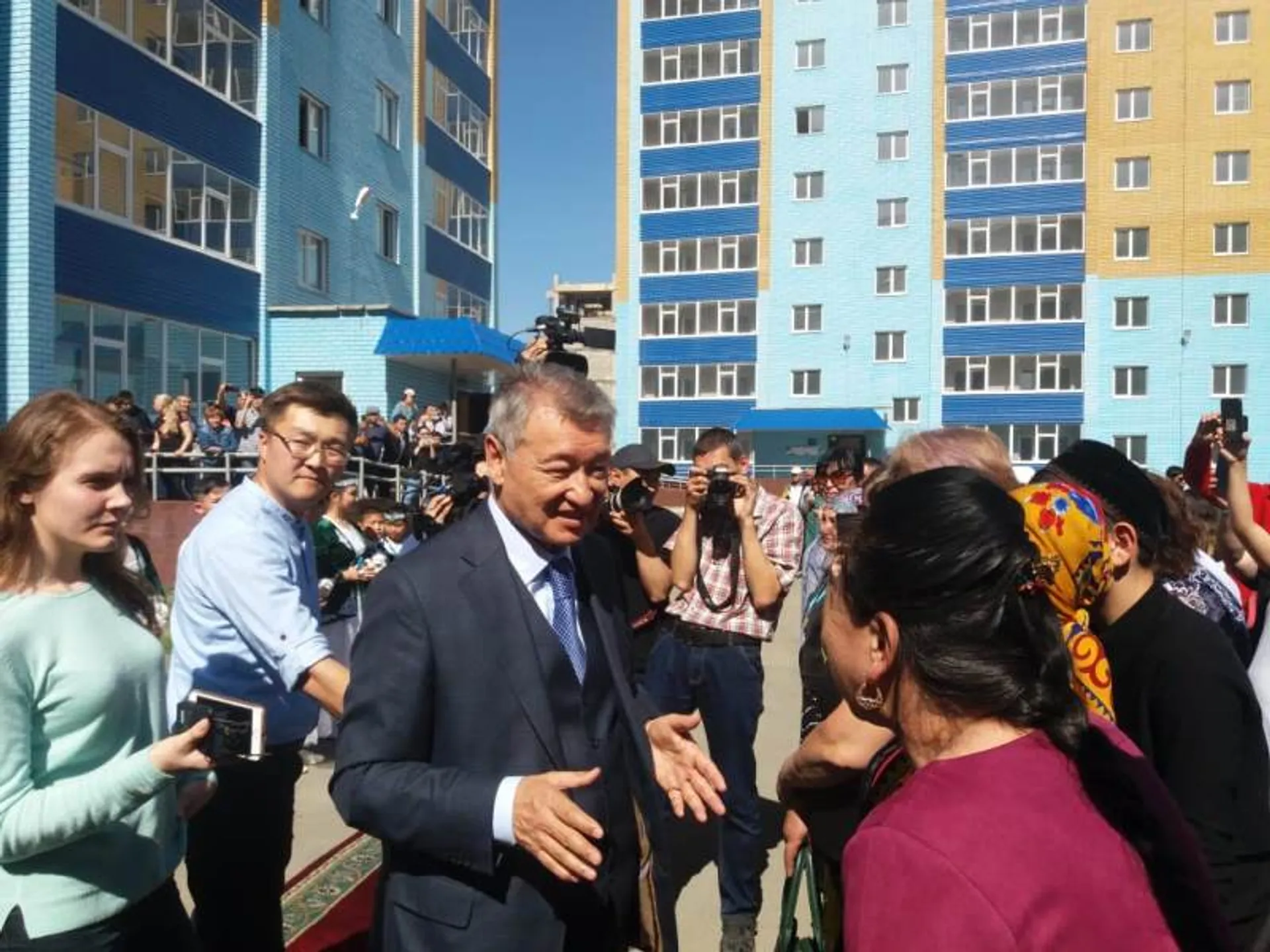 Капитал - 45 многодетным семьям вручили ключи от квартир в Семее