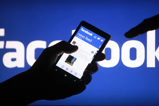 Аудитория Facebook превысила 1 млрд человек