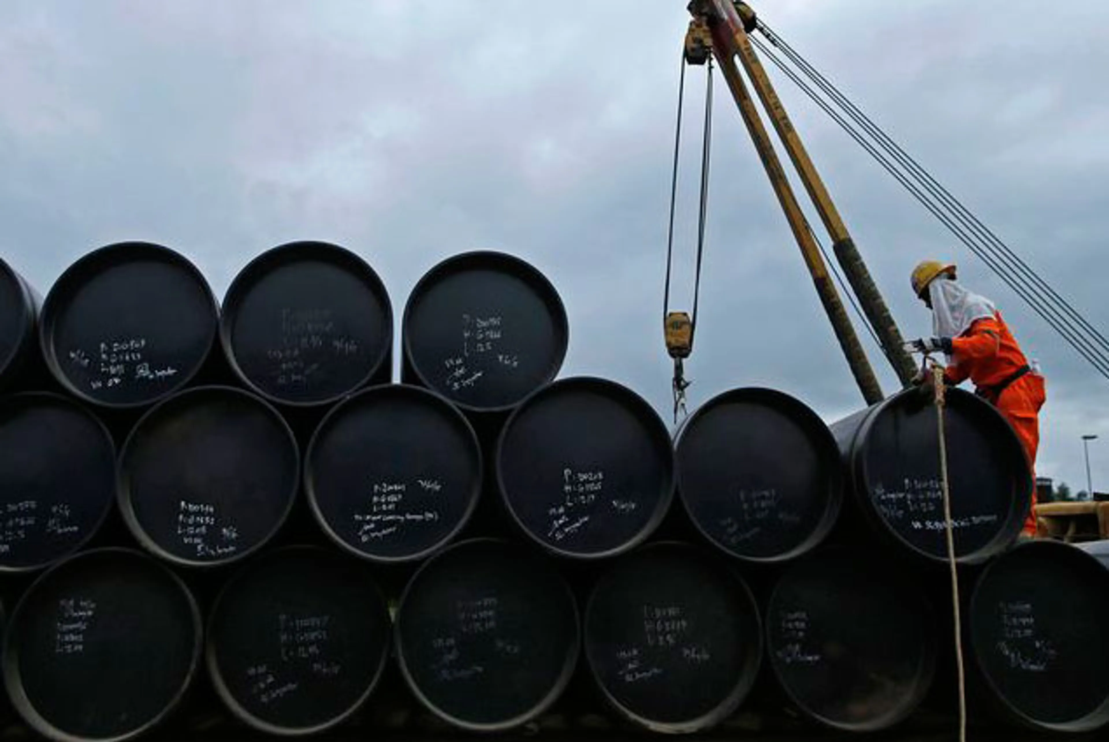 Капитал - Brent обновила минимум с июля 2004 года