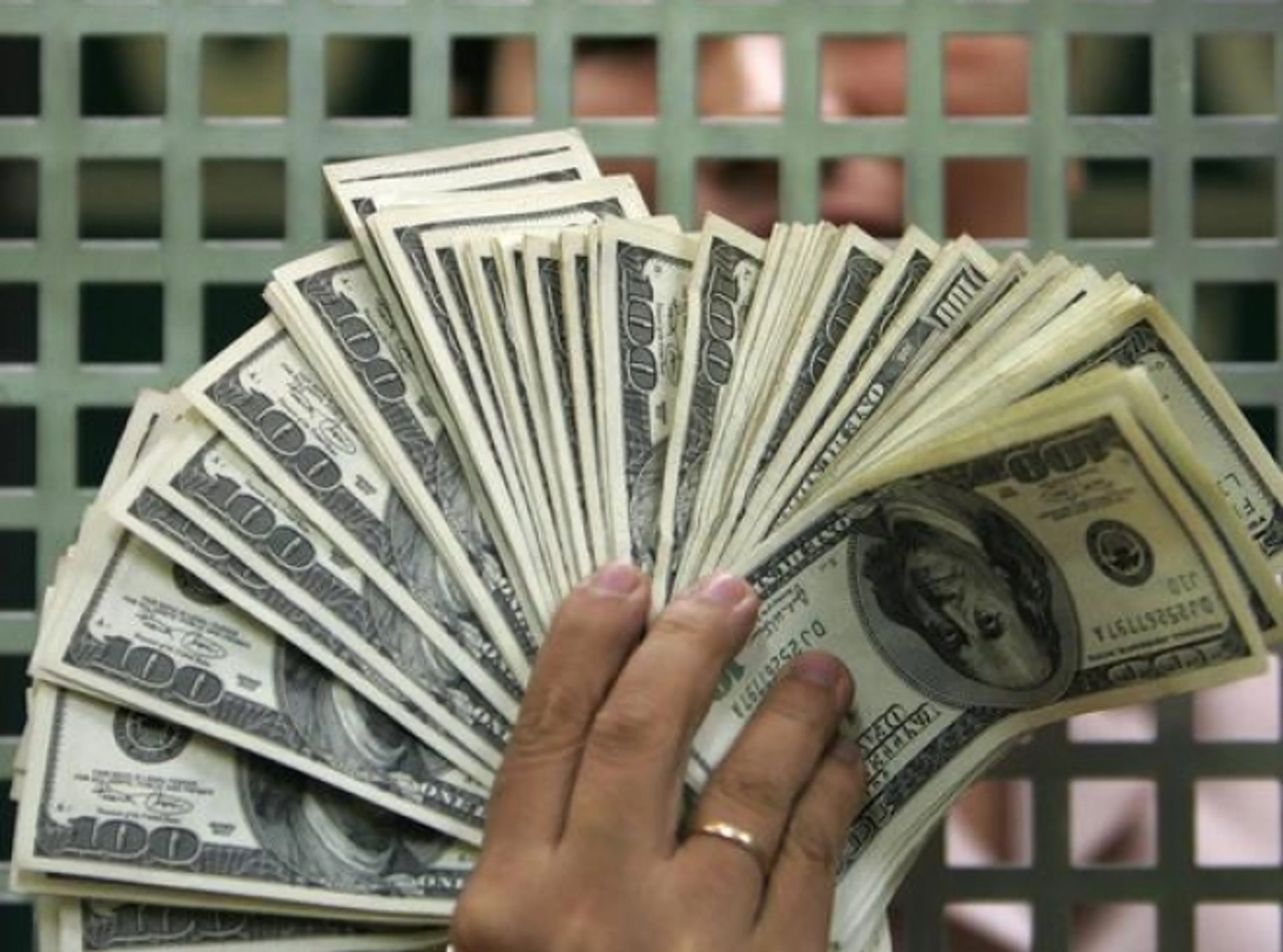 Капитал - Власти Ирана задержали почти 100 валютных спекулянтов