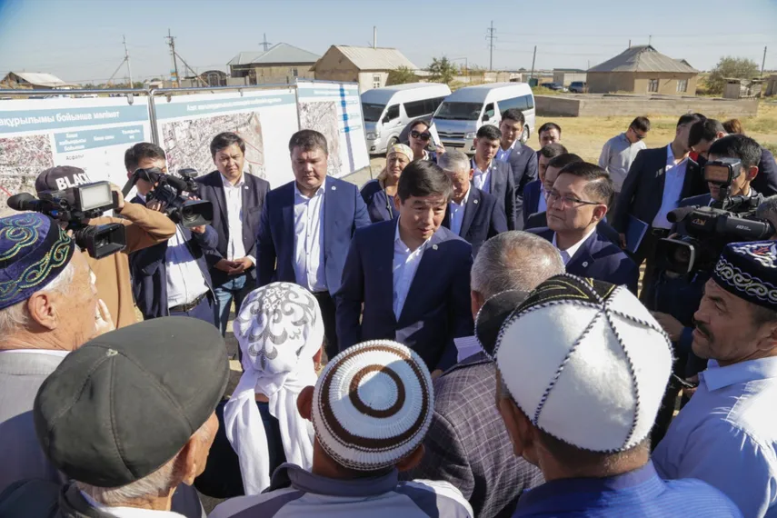 Капитал - Бауыржан Байбек встретился с жителями ряда проблемных объектов Шымкента