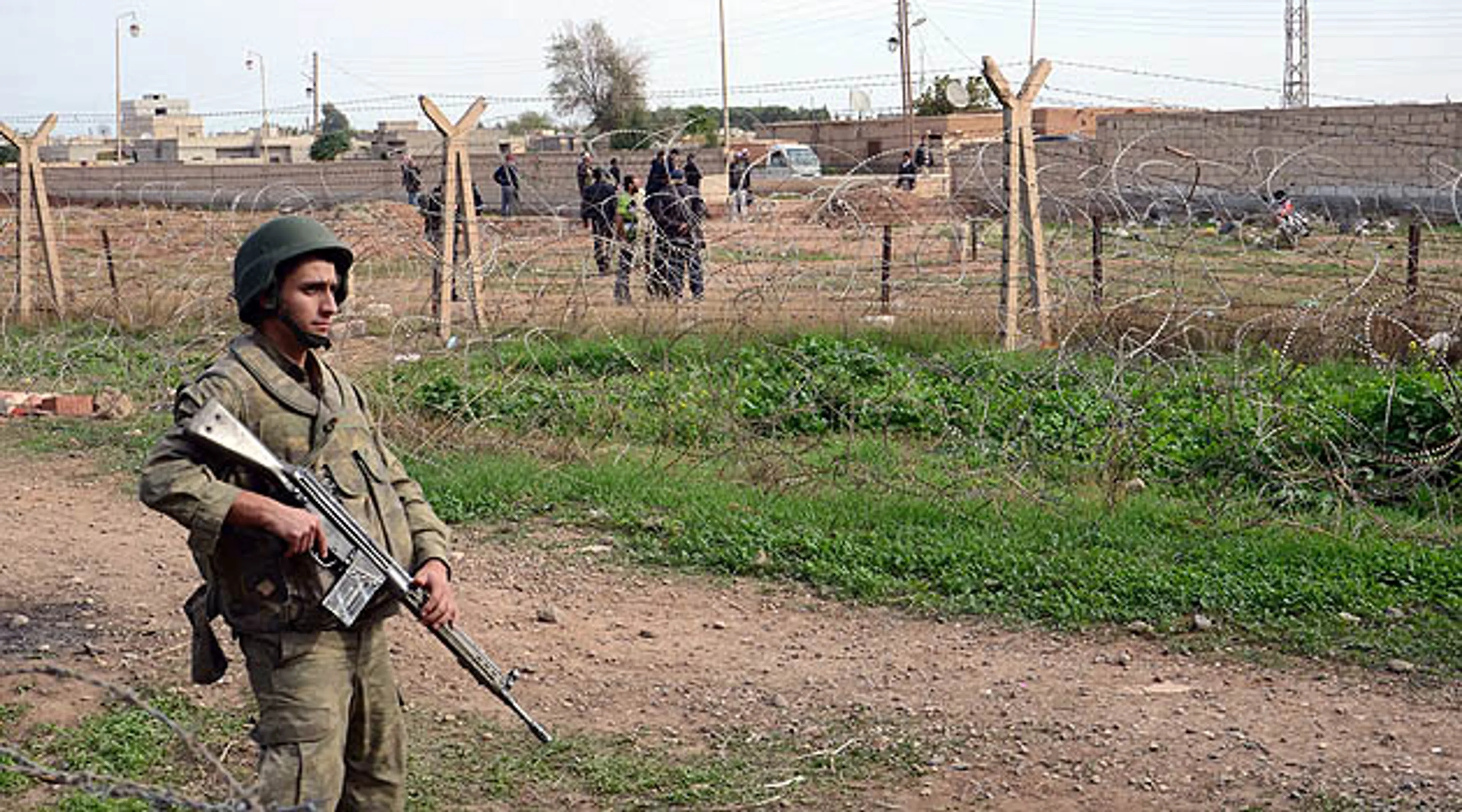 Капитал - Турция строит стену в 900 км на границе с Сирией