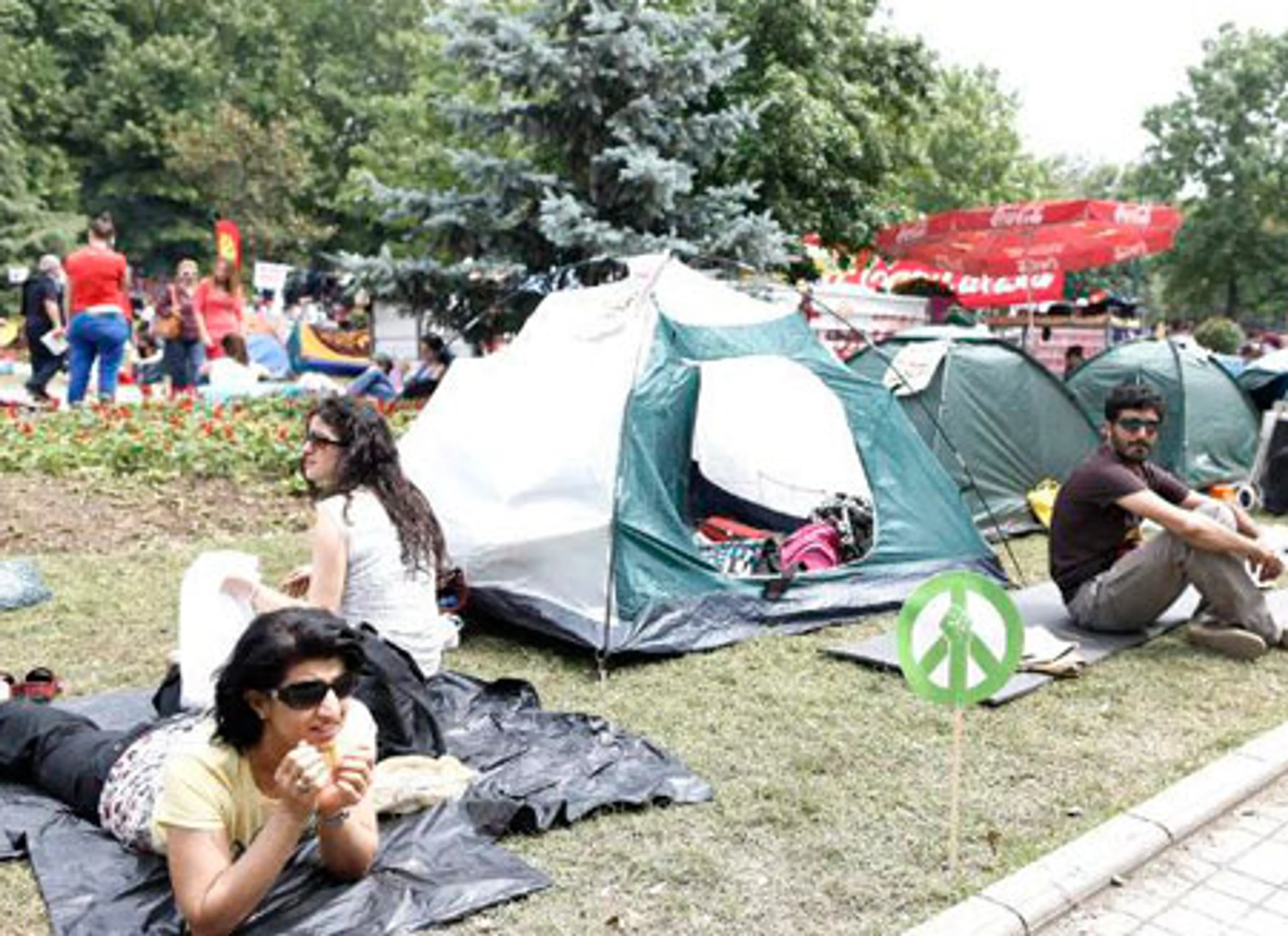 Капитал - Протестующим больше не позволят находиться в парке Гези