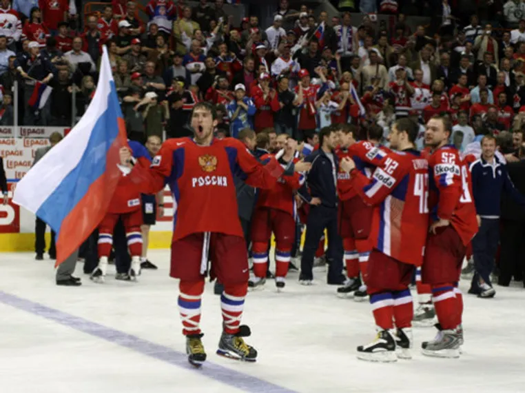 Капитал - Российские хоккеисты, переиграв Словакию, прошли в плей-офф