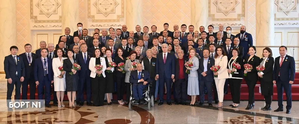 Капитал - В преддверии Наурыза президент вручил награды