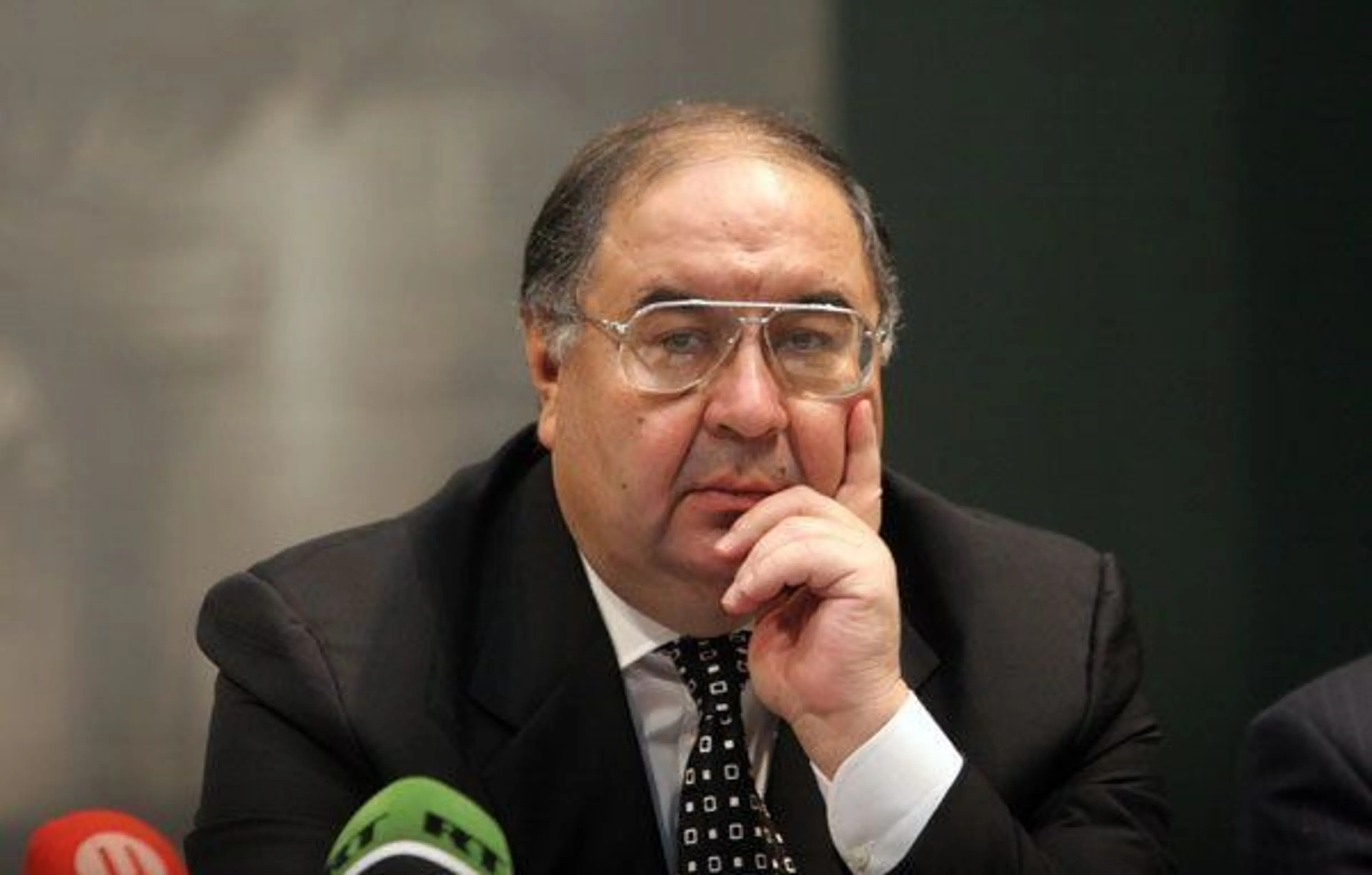 Капитал - Олигарх Усманов отойдет от дел